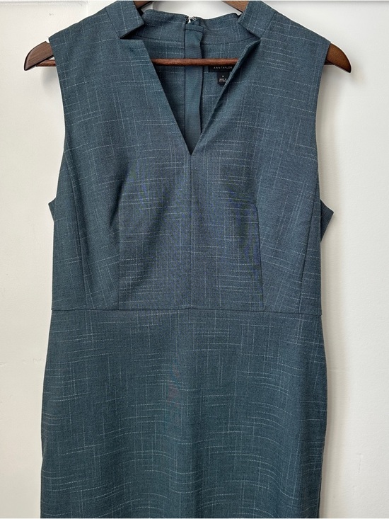Ann Taylor Dresses & Skirts - Ann Taylor Sleeveless Teal Sheath Dress with V-Notch